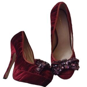 Kurt Geiger London Red Velvet platform pump w Rhinestone bow Size 6.5